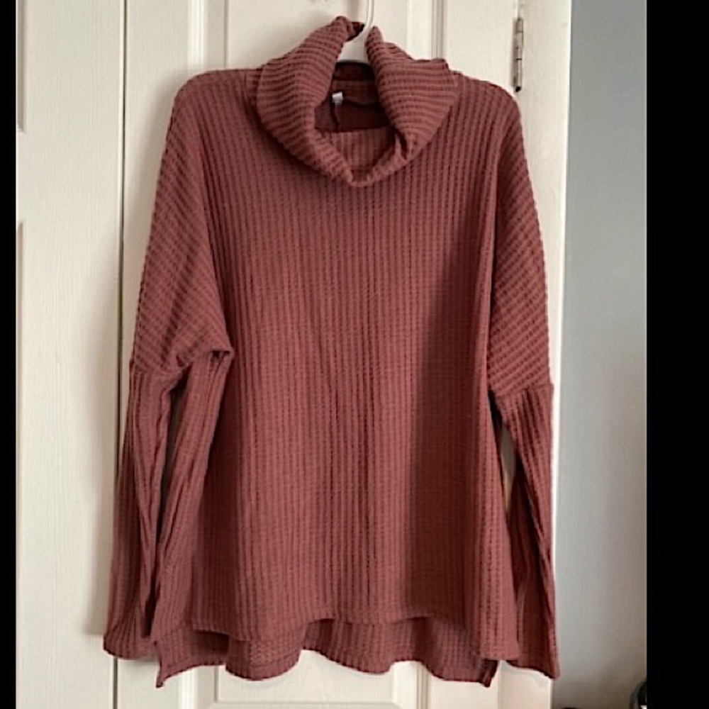 🌹NWOT Women’s light sweater blouse🌹
